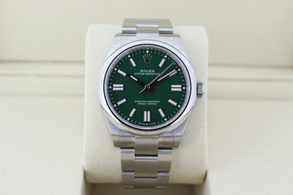 Rolex Oyster Perpetual 41 134300 green dial