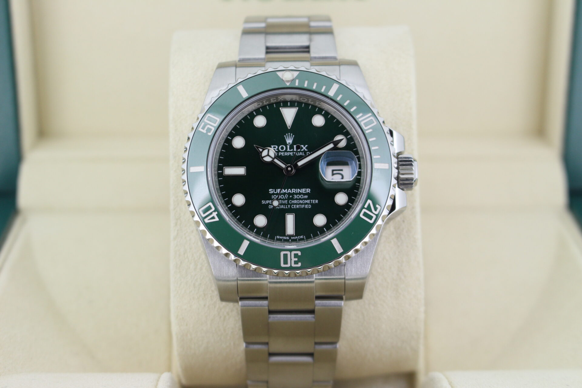 Rolex Submariner Hulk 126610LV
