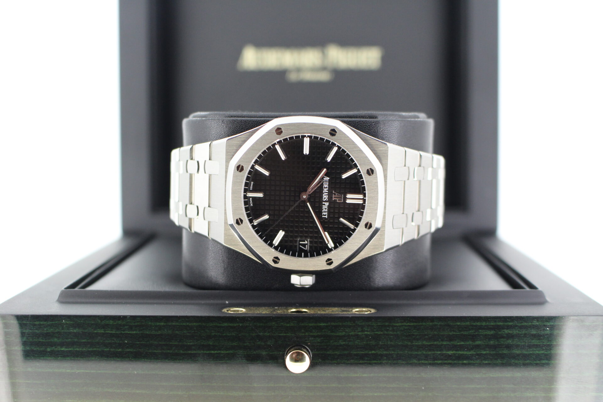 Audemars Piguet Royal Oak 15500ST - Image 15