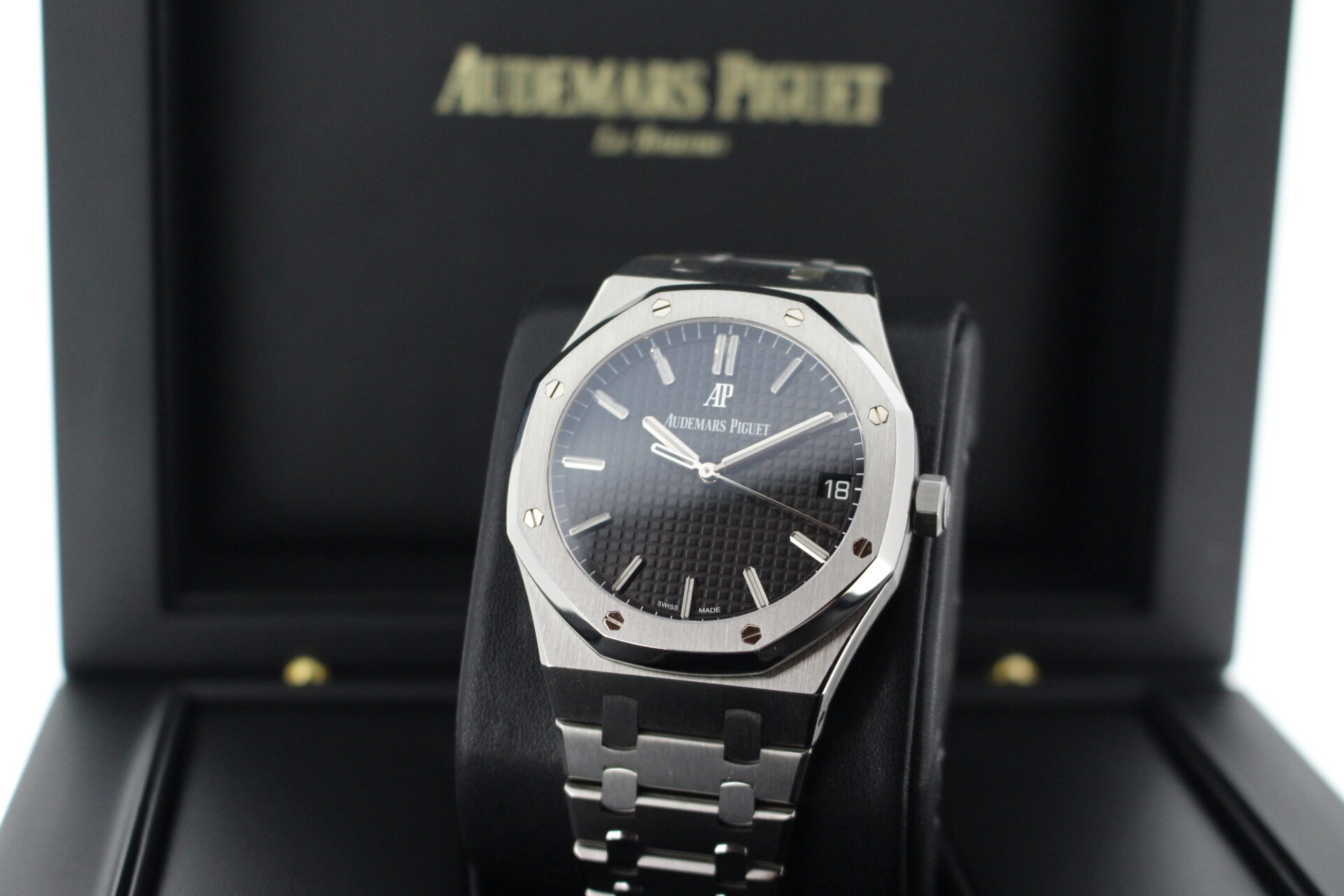 Audemars Piguet Royal Oak 15500ST - Image 12