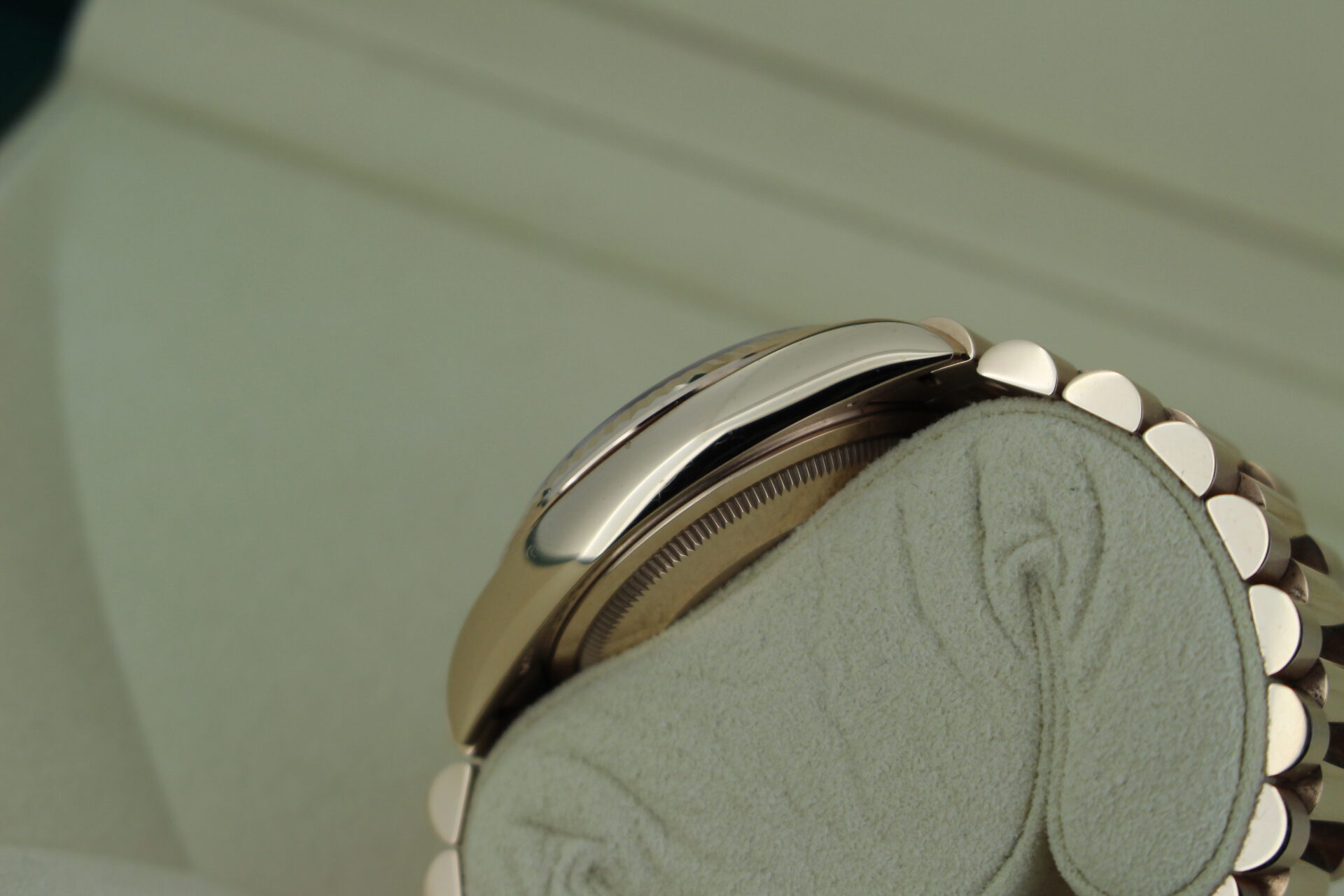 Rolex Day Date Chocolate Dial 128235 case