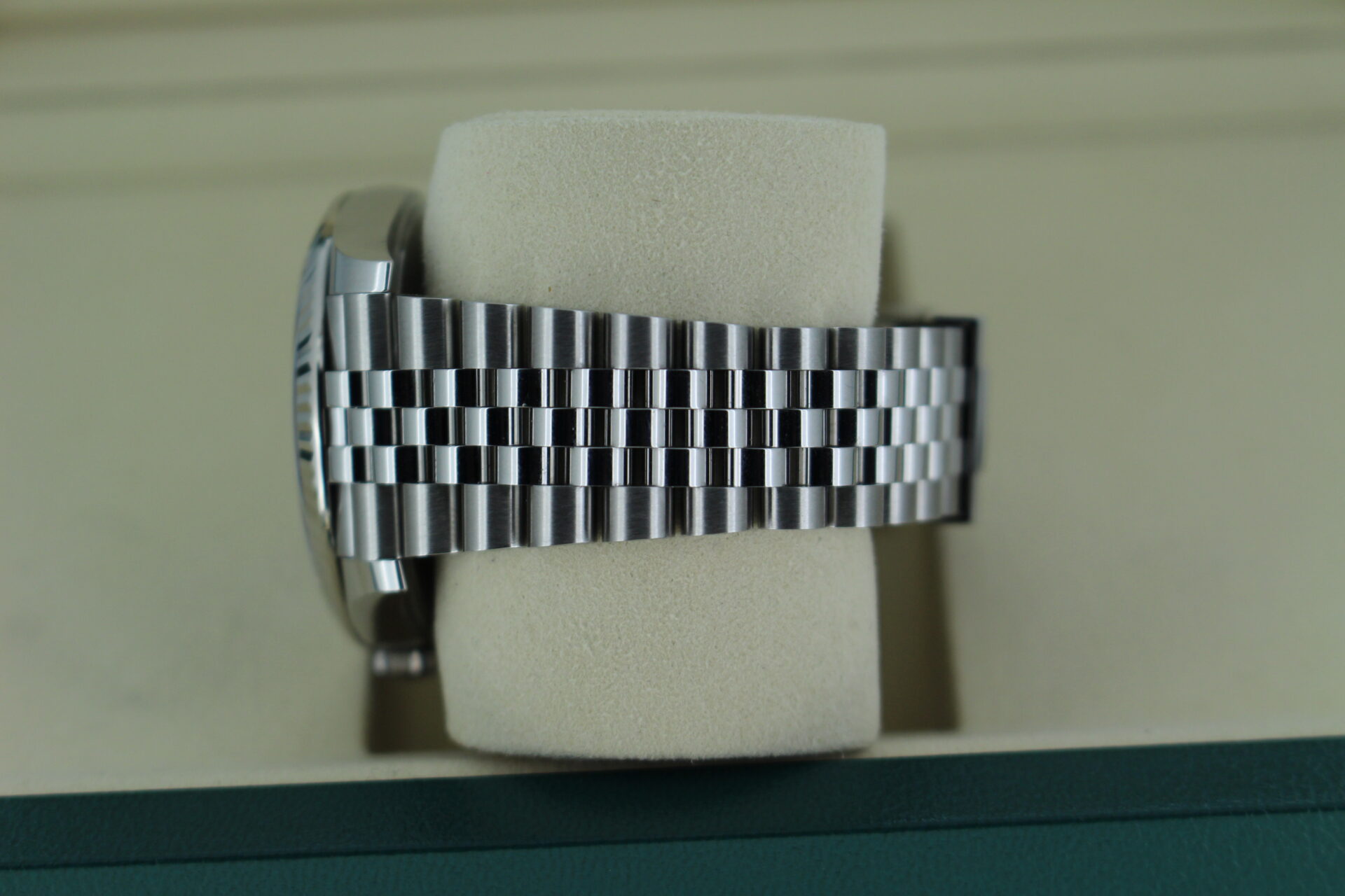 Rolex Datejust 41 Wimbledon 126334 jubilee bracelet