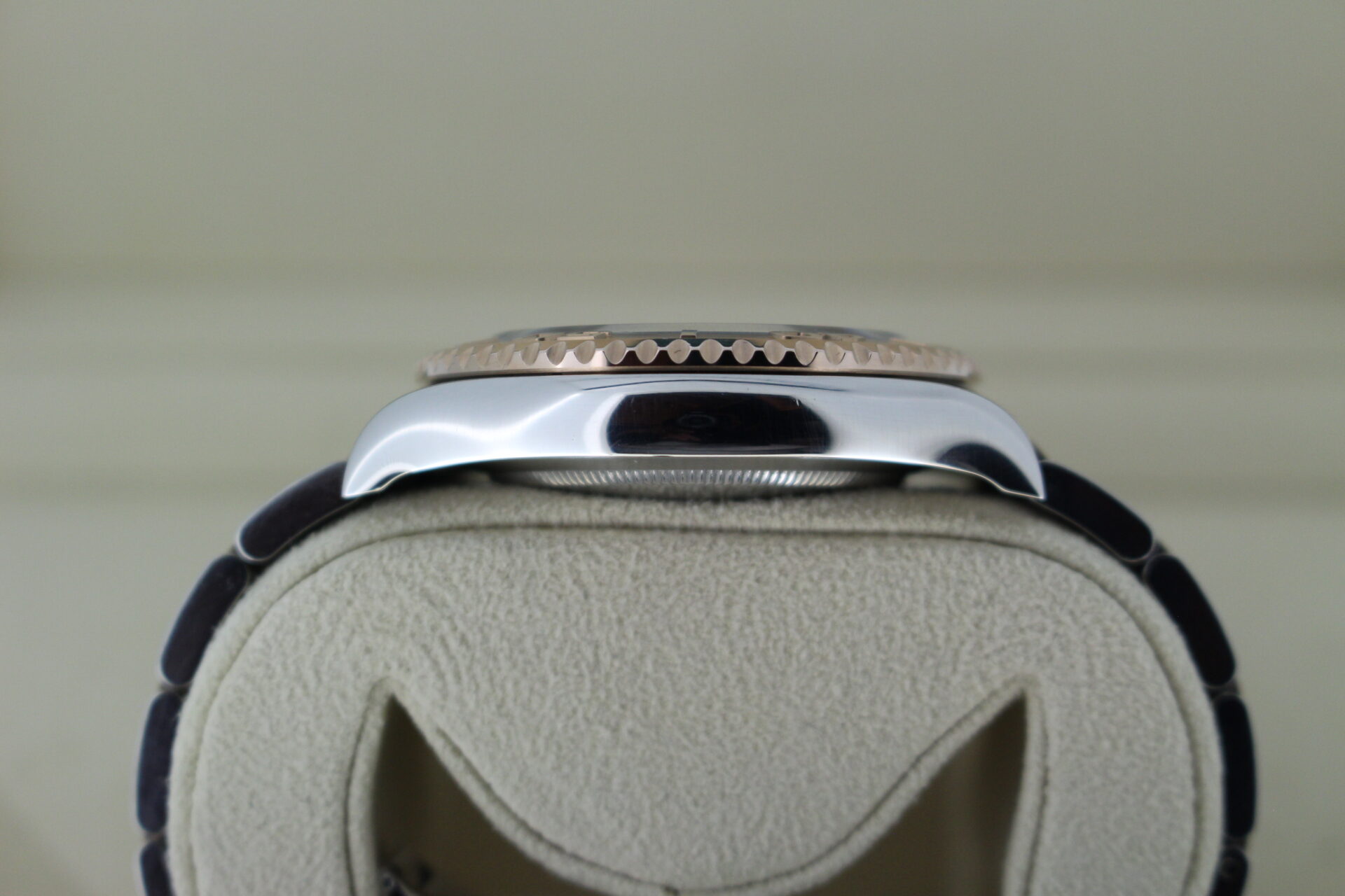 Rolex case side and rose gold bezel