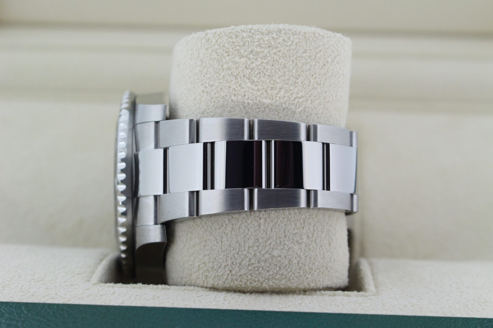 Rolex GMT Master II Bruce Wayne 126710GRNR Oyster bracelet