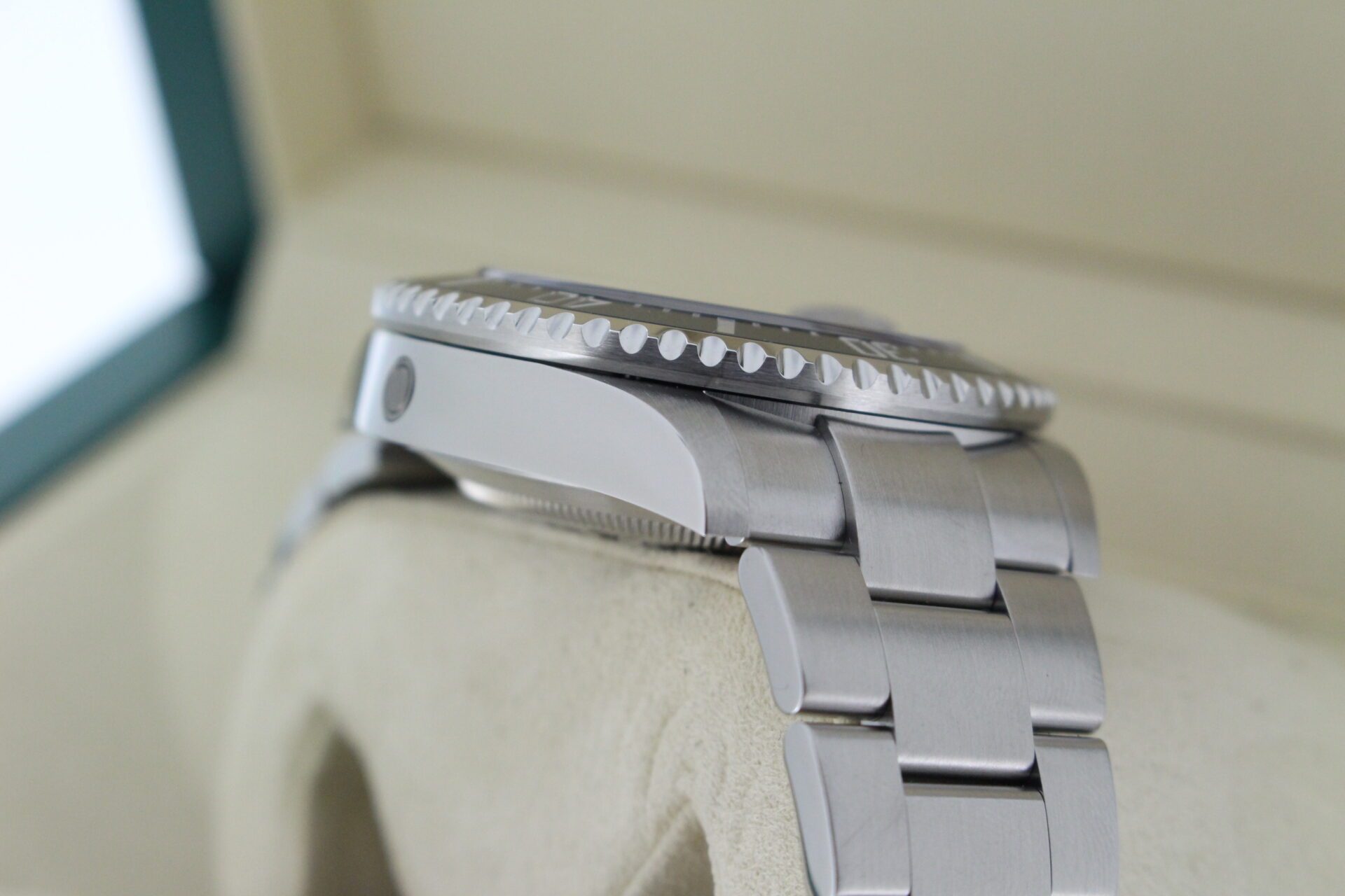 Rolex Sea-Dweller 126600 50th anniversary edition angle of case