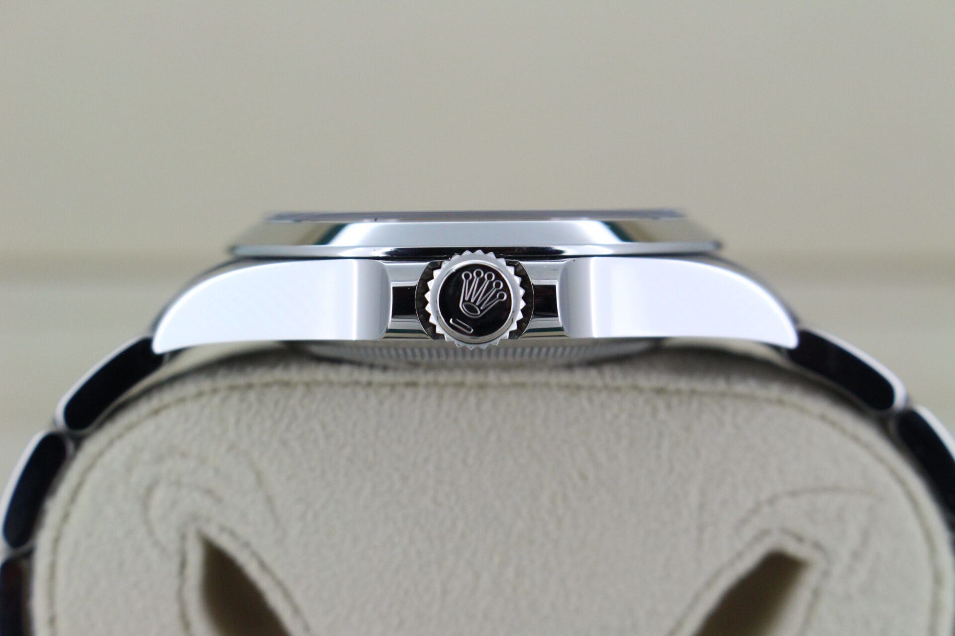 Rolex Air-King 126900 crown