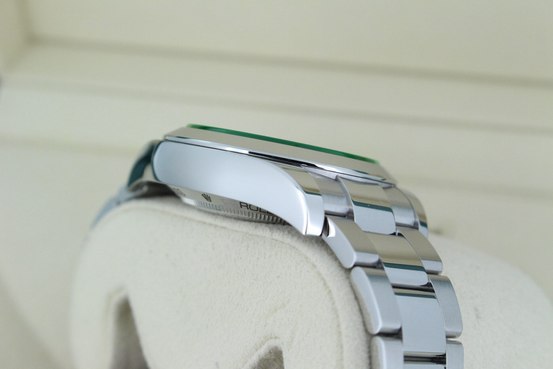 Rolex Milgauss Z-Blue 116400GV - Image 17