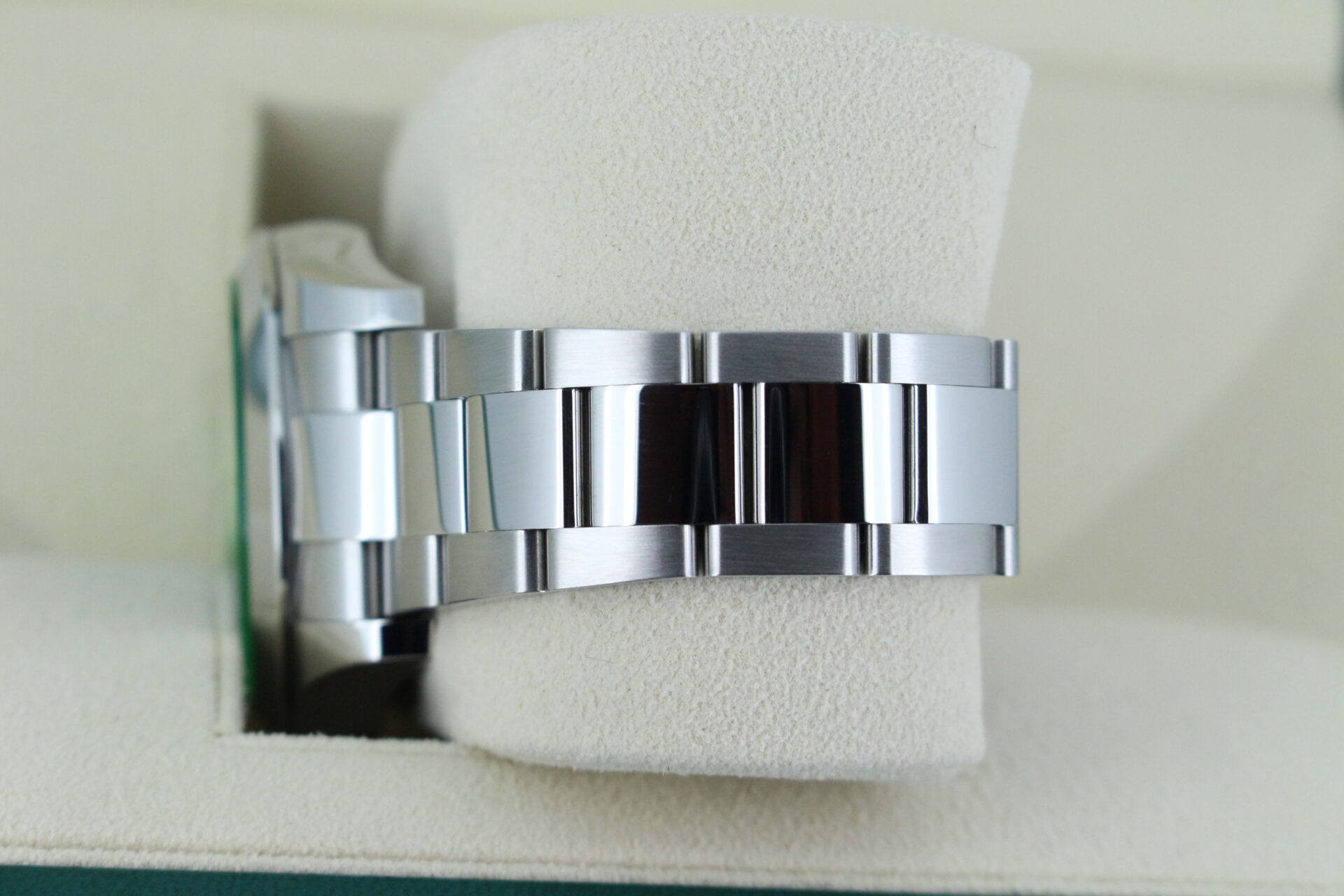 Rolex Milgauss Z-Blue 116400GV - Image 9