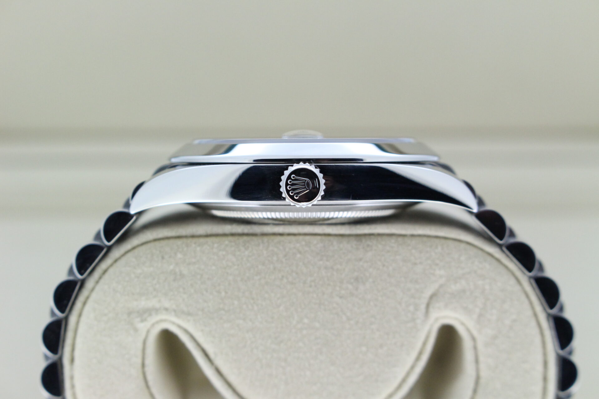 Rolex Datejust crown