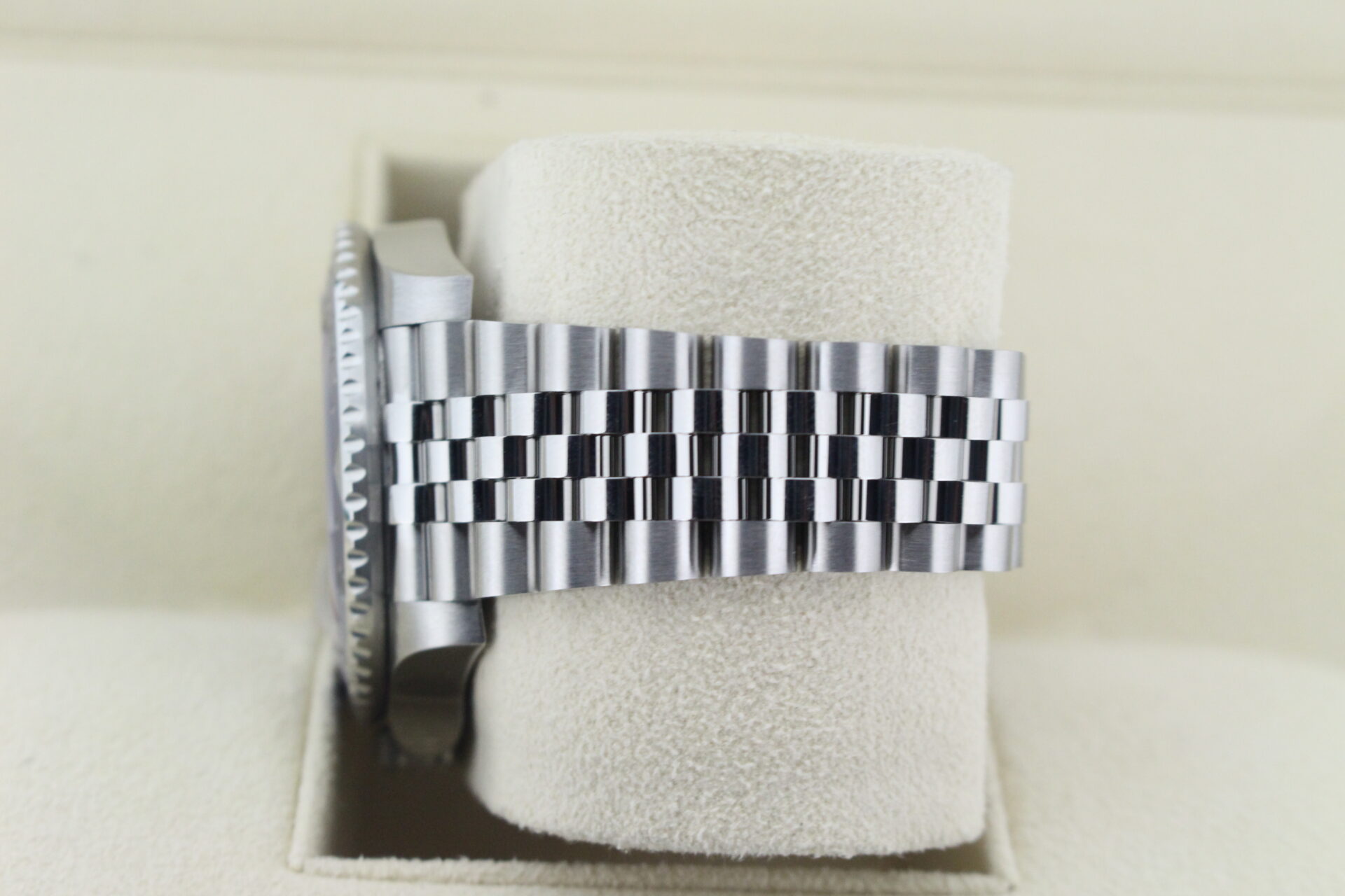 Rolex GMT Master II Pepsi 126710BLNR jubilee bracelet