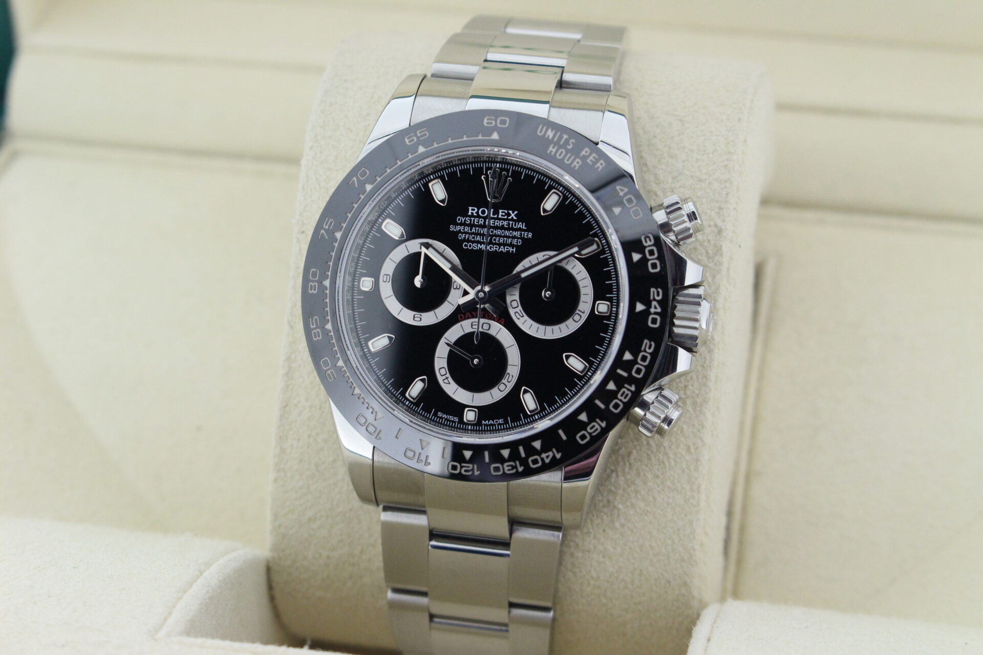 Rolex Daytona 116500LN facing towards the left to show the right angle