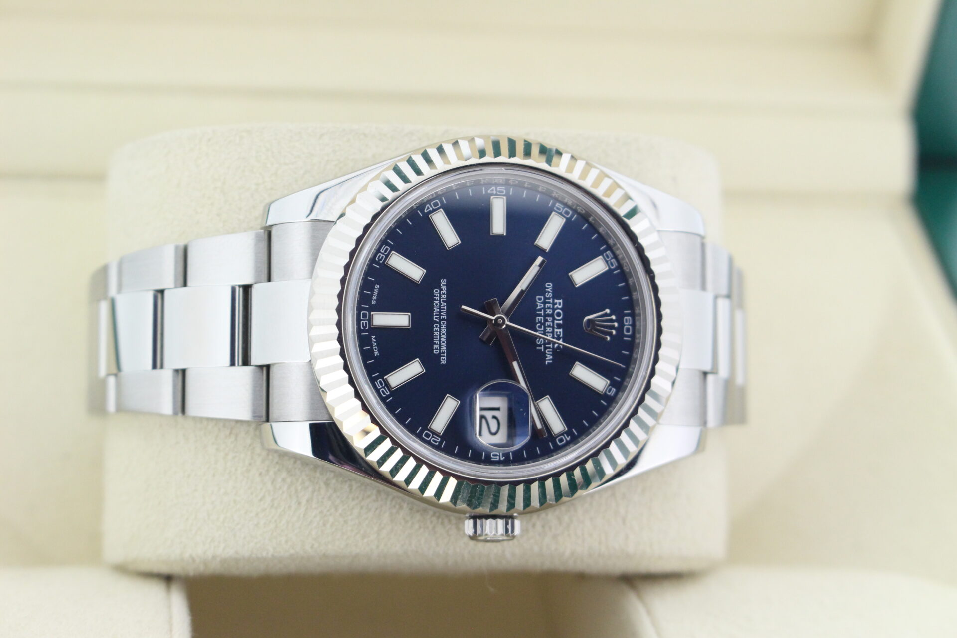 Rolex Datejust 36mm 116234 Blue on it's side