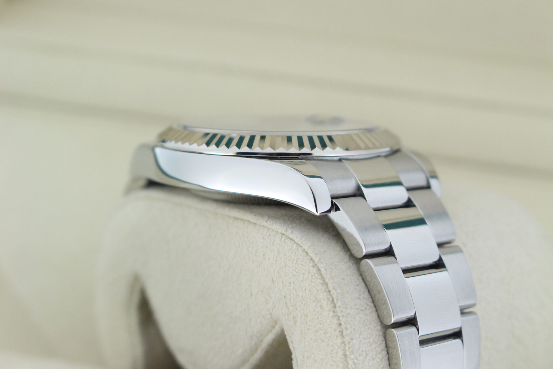 Rolex Datejust 36mm 116234 Blue angle of case