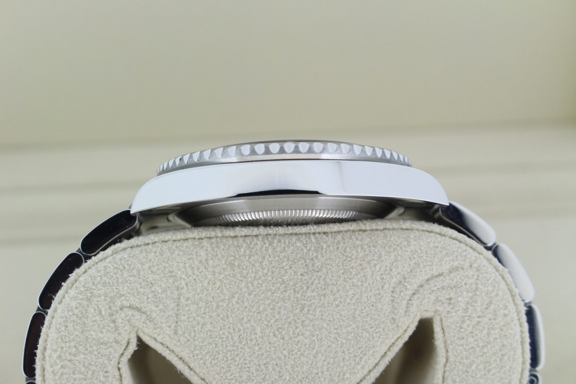 Rolex Submariner Date 126610LN case