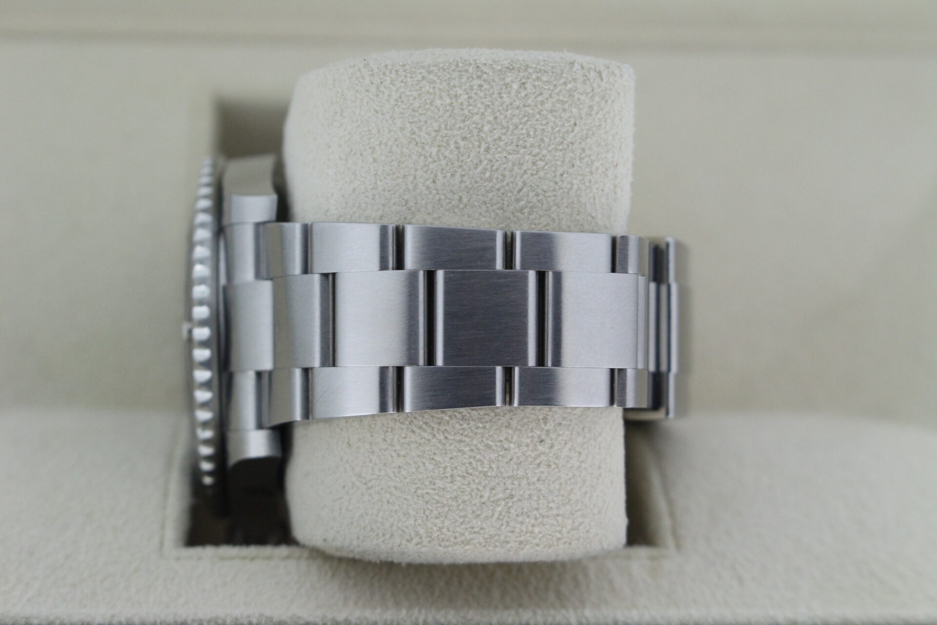 Rolex Submariner Date 126610LN Oyster bracelet