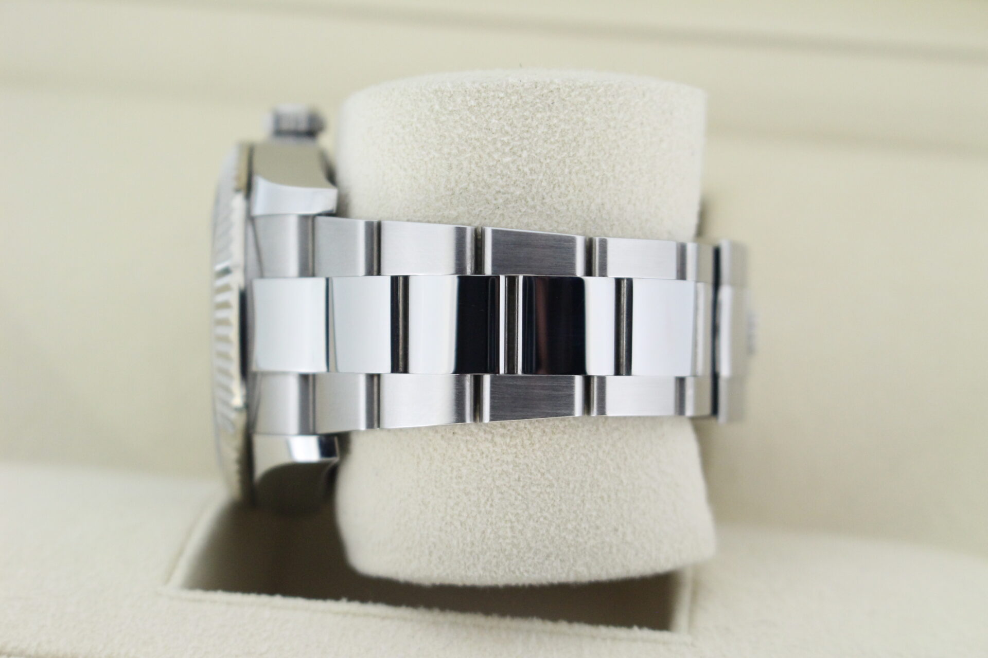 Rolex Sky-dweller 336934 Green Dial on an Oyster bracelet