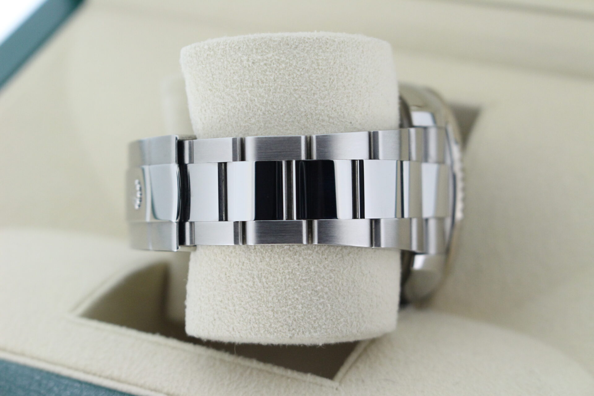 Rolex Sky-dweller 336934 Green Dial on an Oyster bracelet