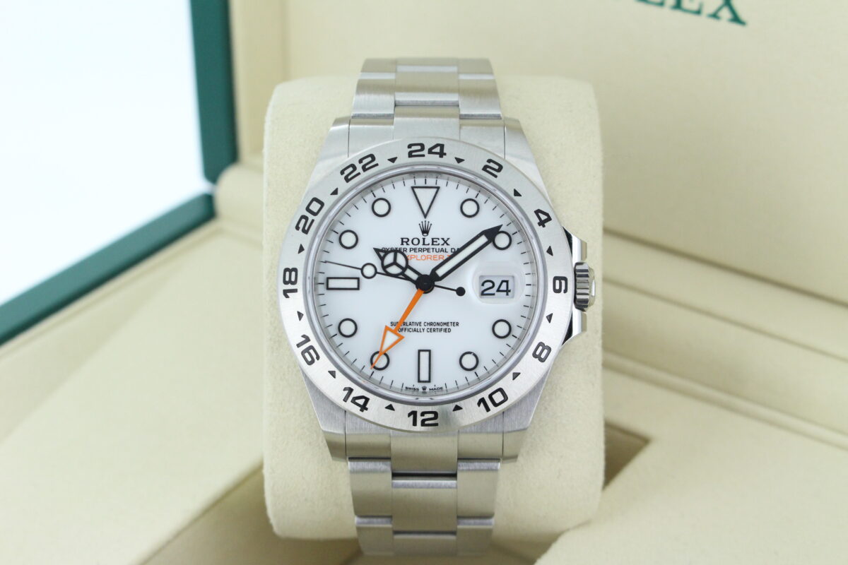 Rolex Explorer II Polar 226570 turned in it's box
