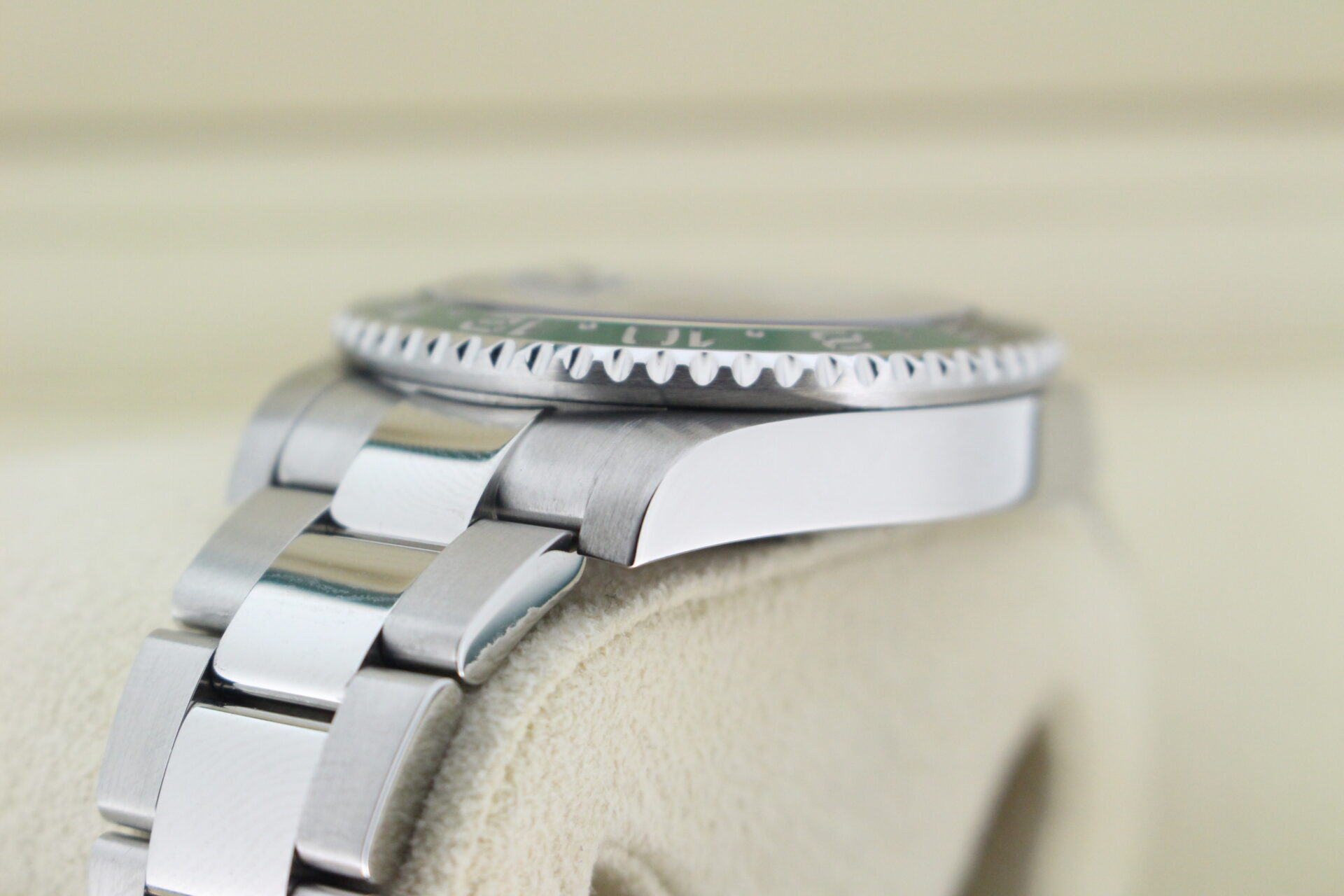 Rolex GMT Master II Sprite 126720GTNR angle of case