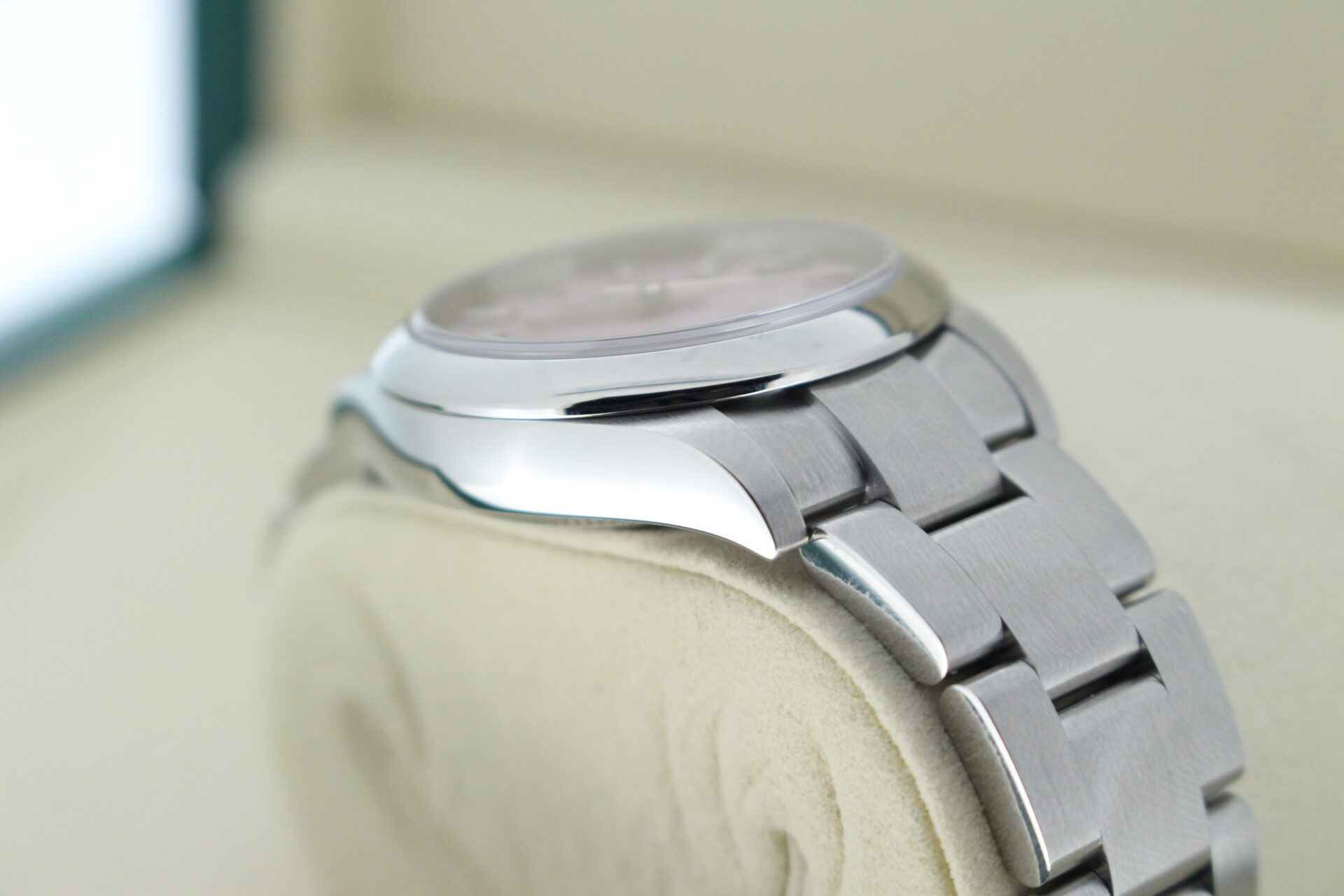 Rolex Oyster Perpetual Candy Pink Dial 277200 angle of case