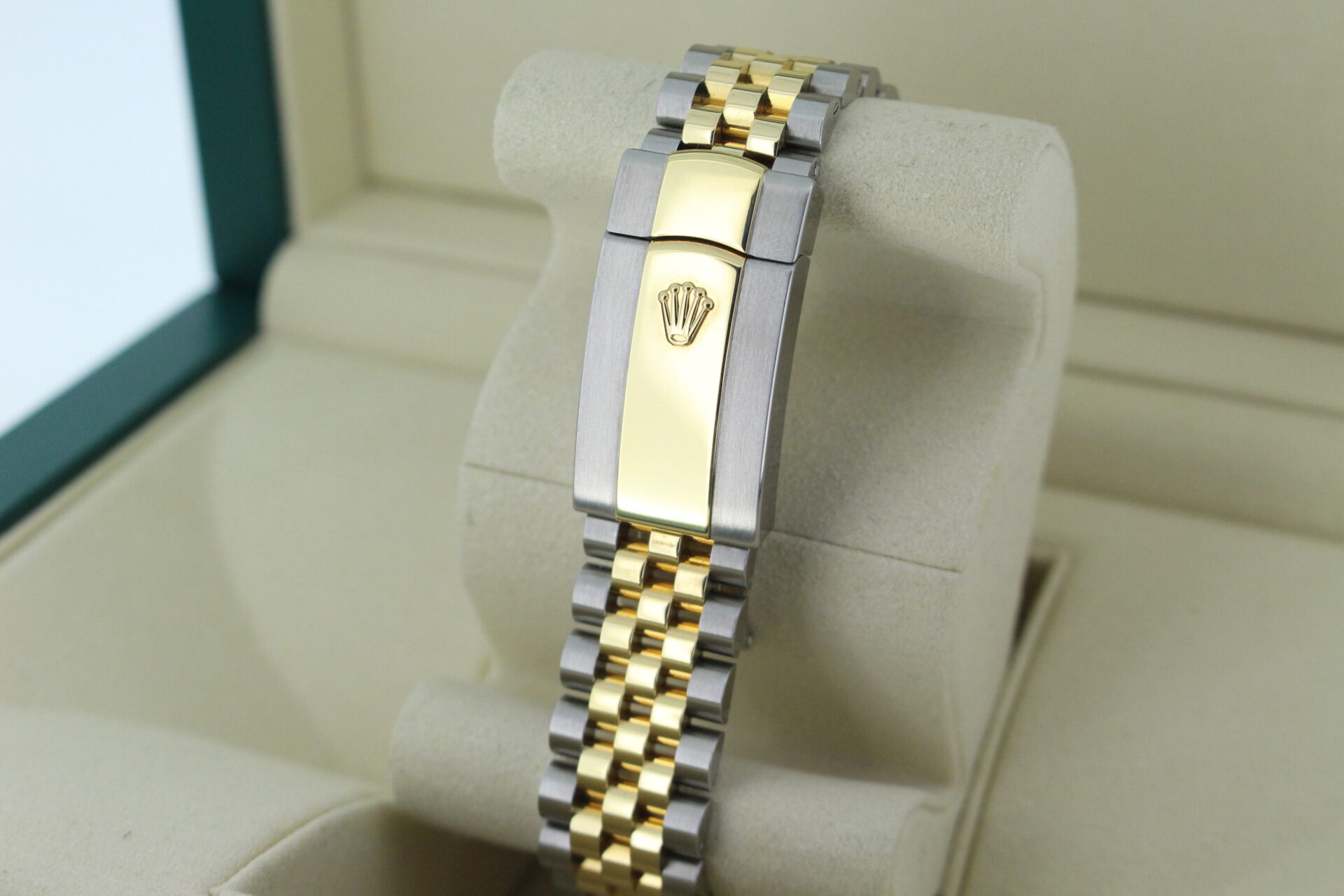 Rolex Datejust 36 Motif 126233 clasp