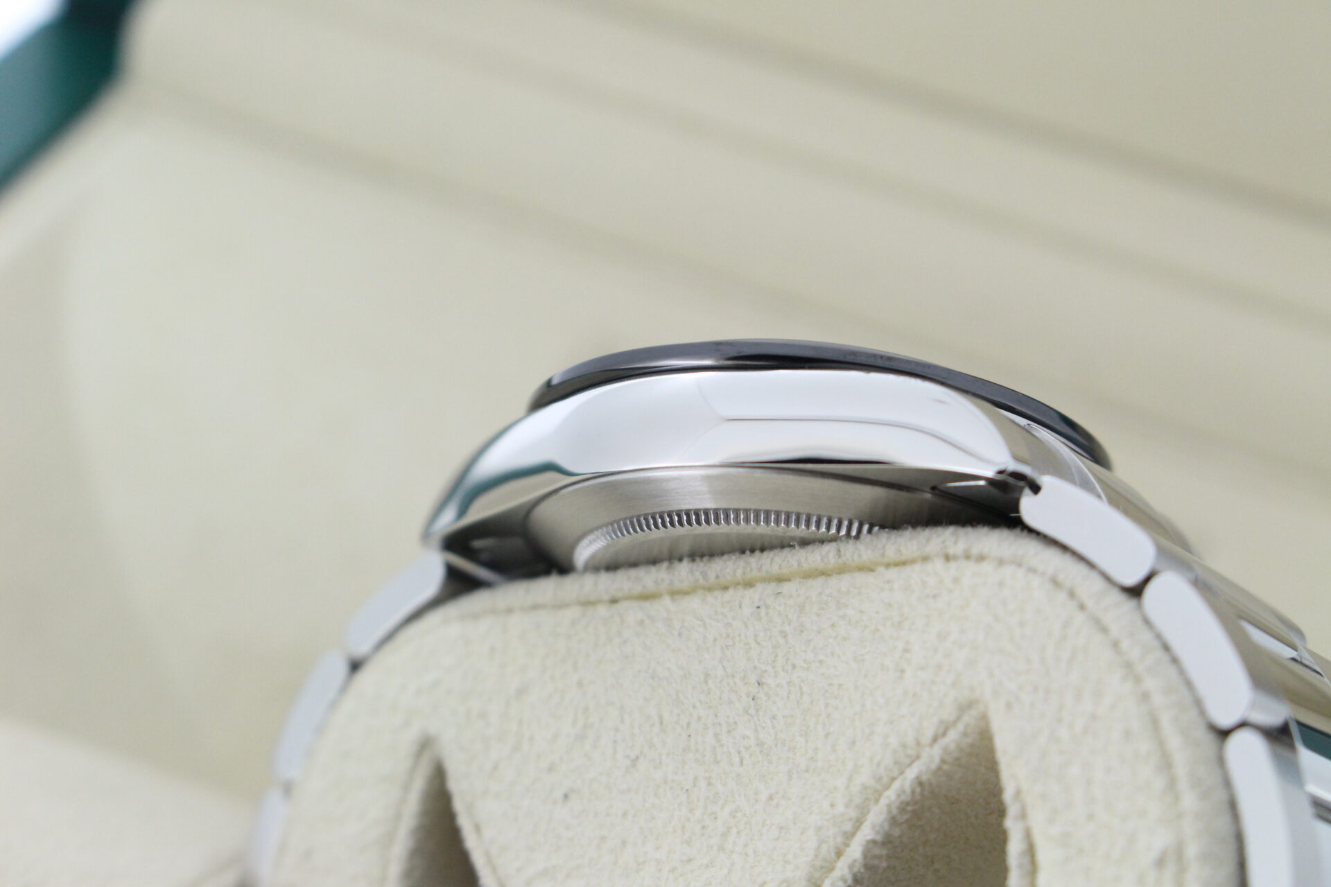 Rolex Daytona Case Side