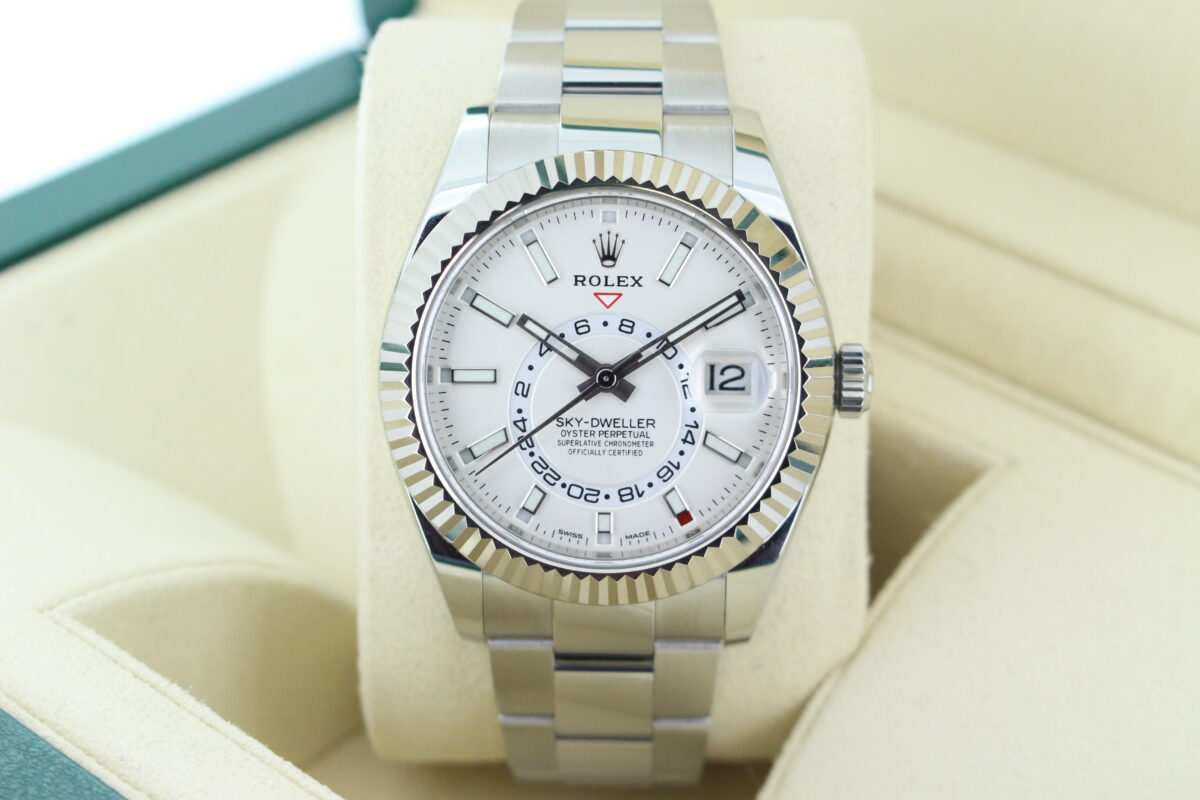 Rolex Sky-Dweller 326934 White Dial in it's box turned
