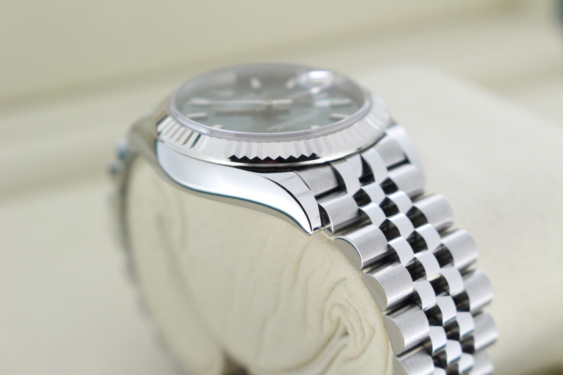 Datejust Rolex Green shoulders