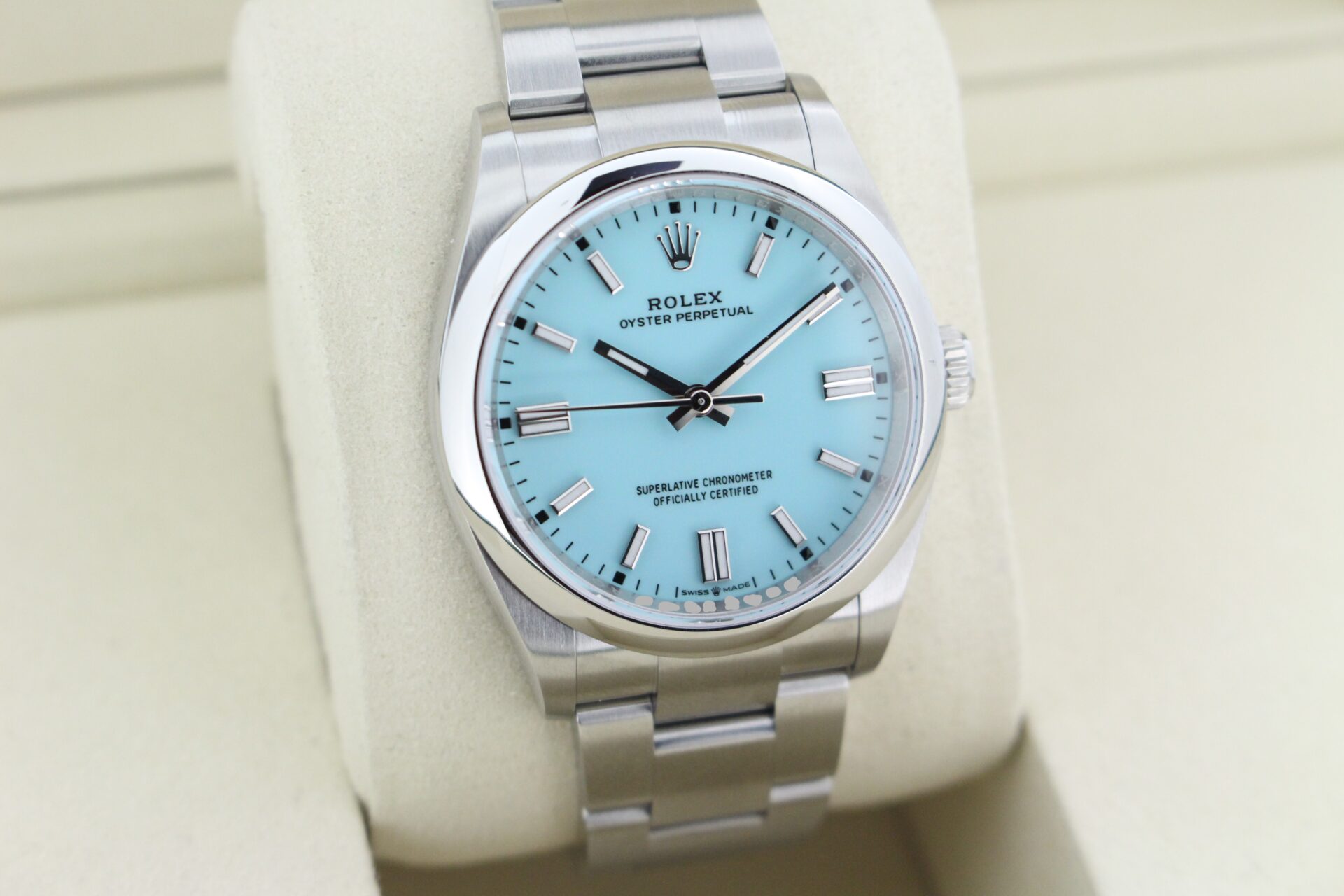 Rolex Oyster Perpetual 36 Tiffany 126000 facing towards the right to show the left angle