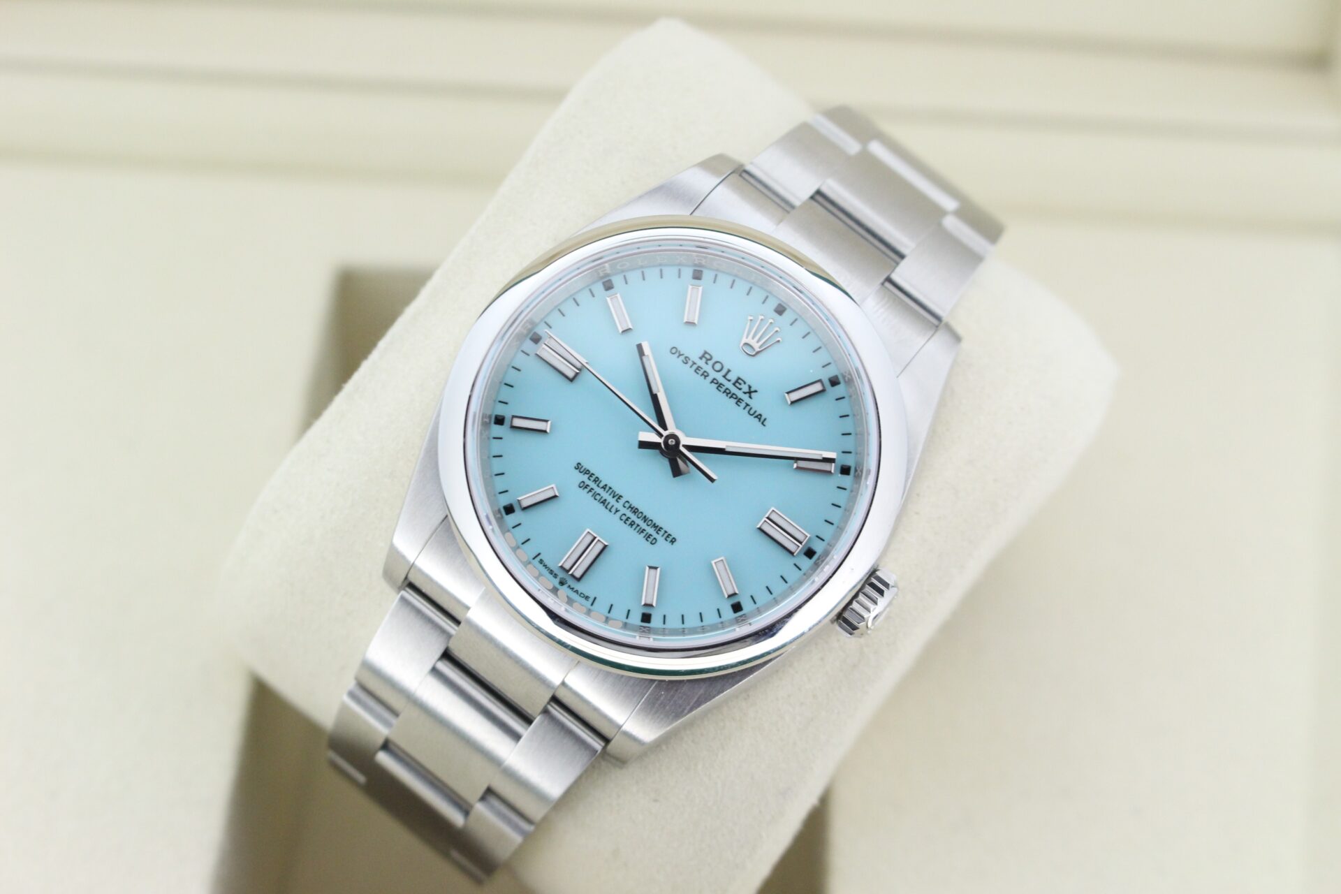 Rolex Oyster Perpetual 36 Tiffany 126000 tilted
