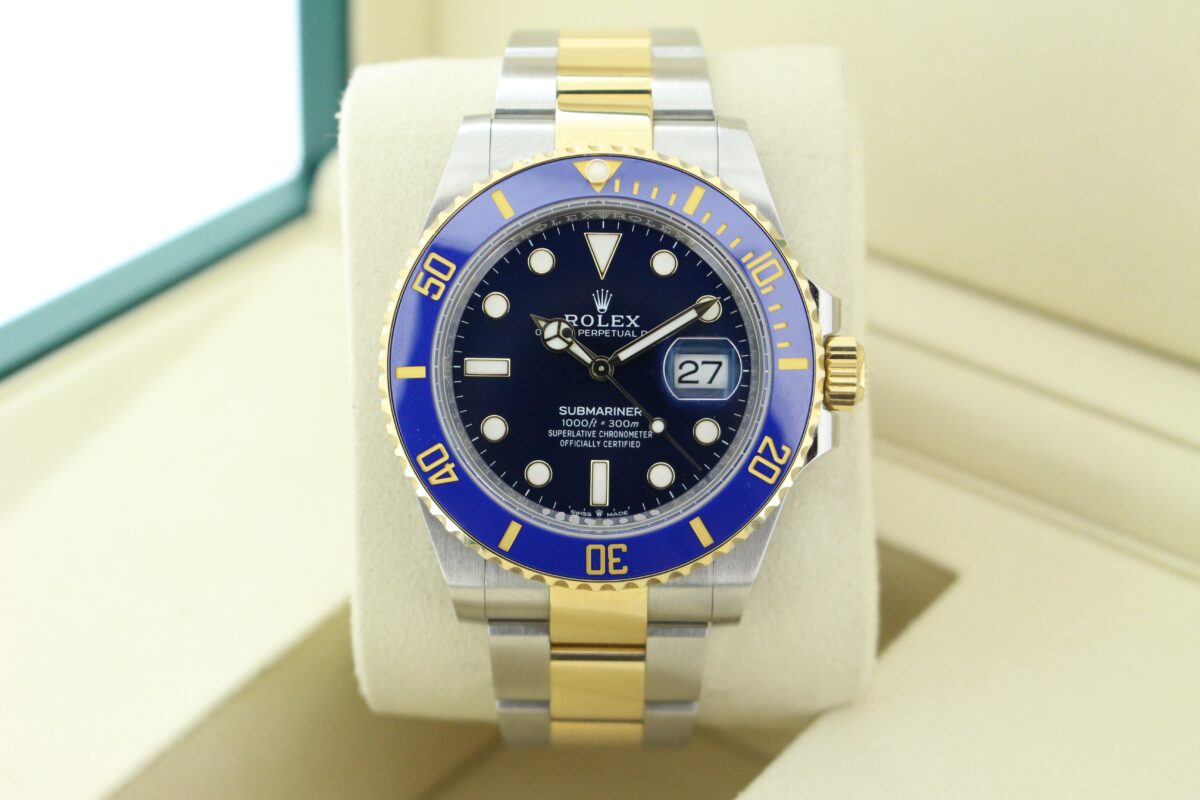 Rolex Submariner Bluesy 126613LB turned in it's box