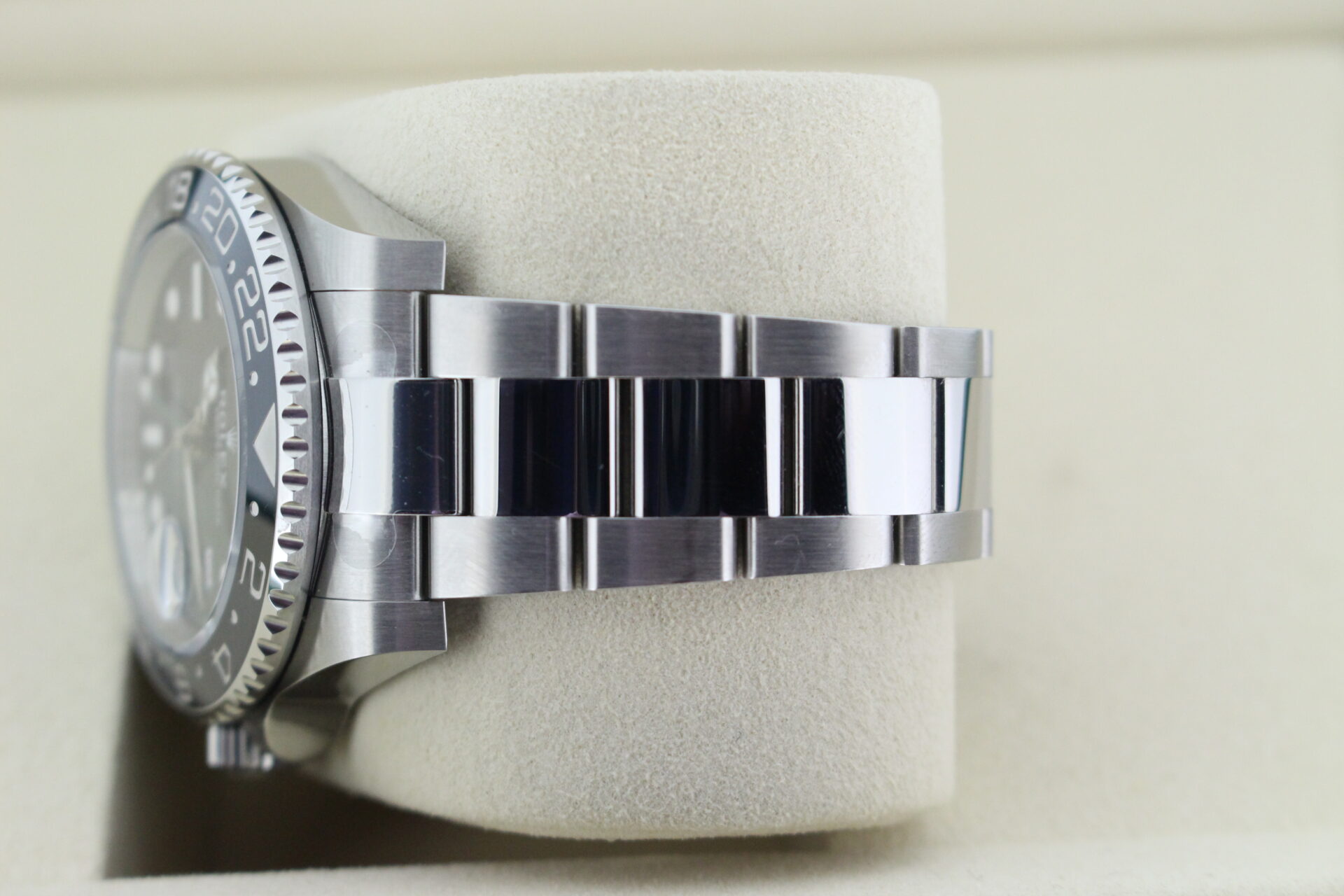 Rolex GMT Master II Bruce Wayne 126710GRNR Oyster bracelet