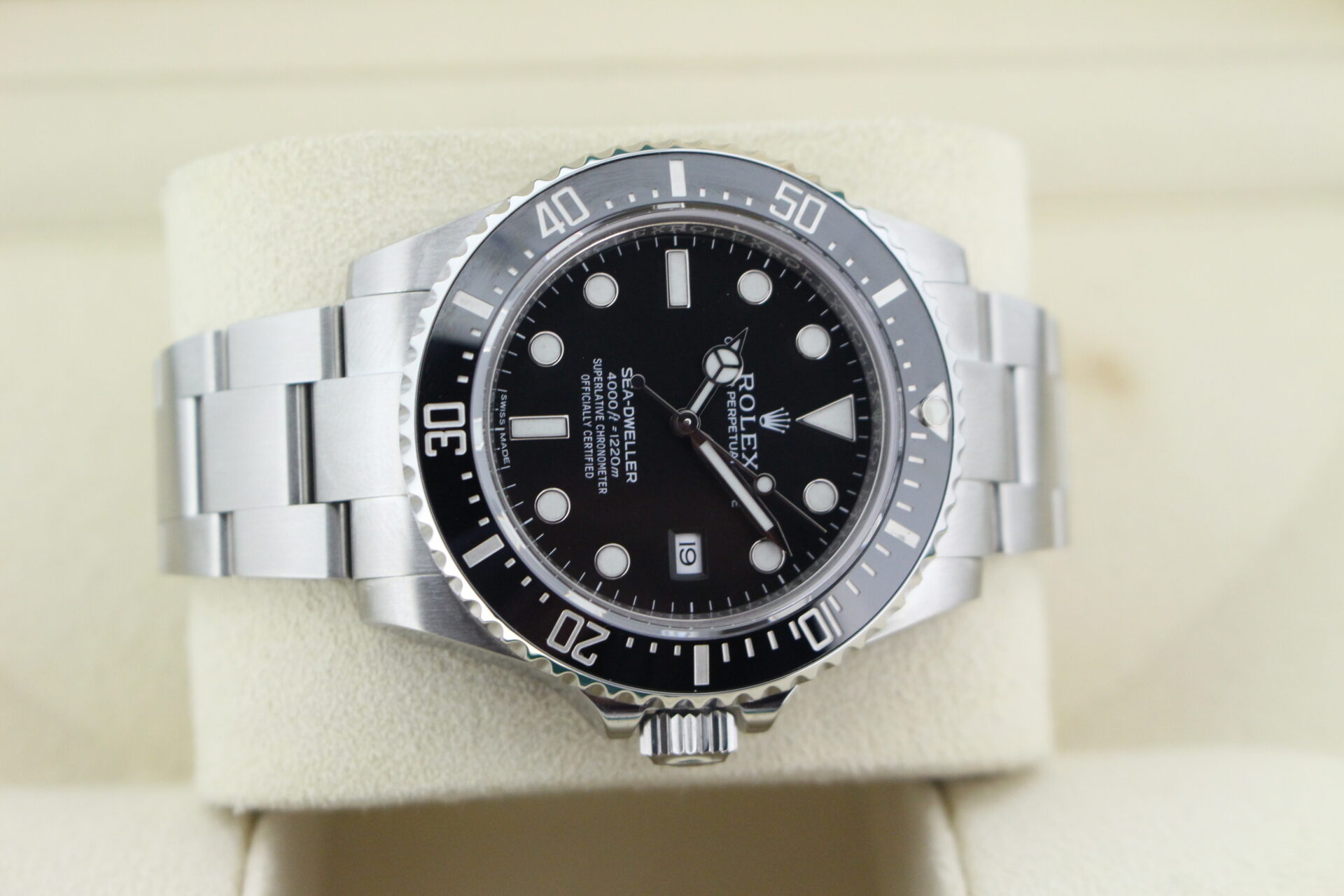Rolex Sea-Dweller 116600 on it's side