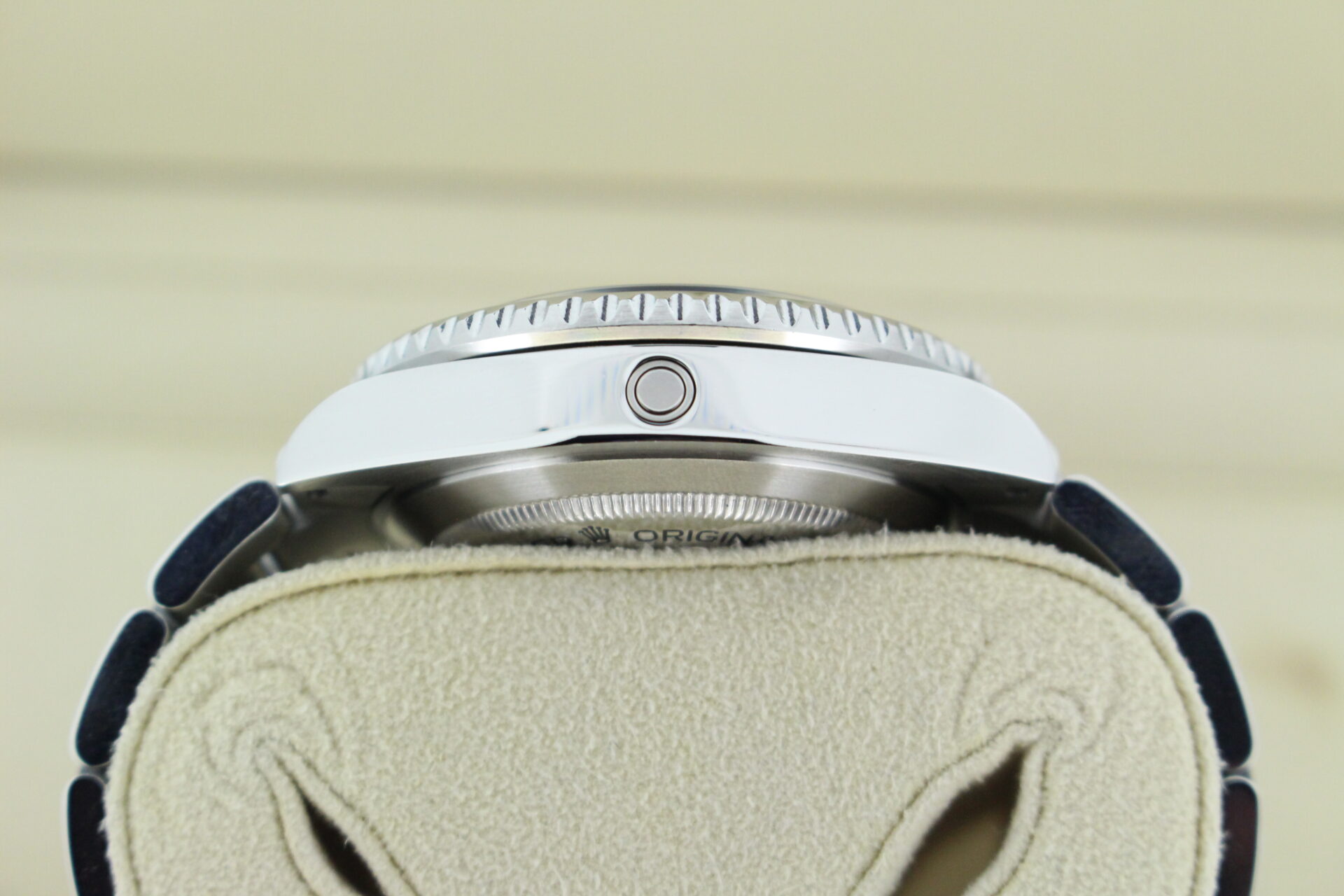 Rolex Sea-Dweller 116600 case