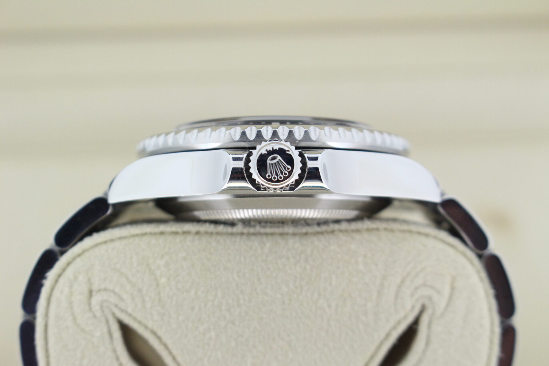 Rolex Sea-Dweller 116600 crown