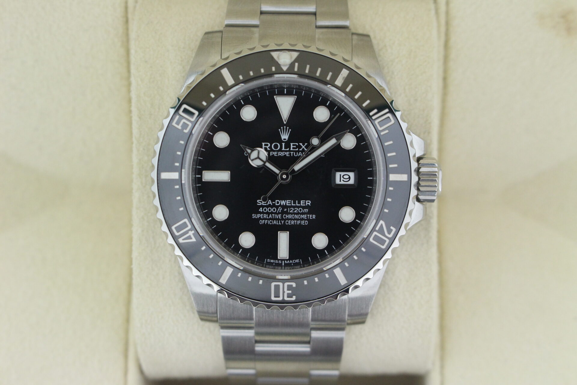 Rolex Sea-Dweller 116600 close up of watch faced
