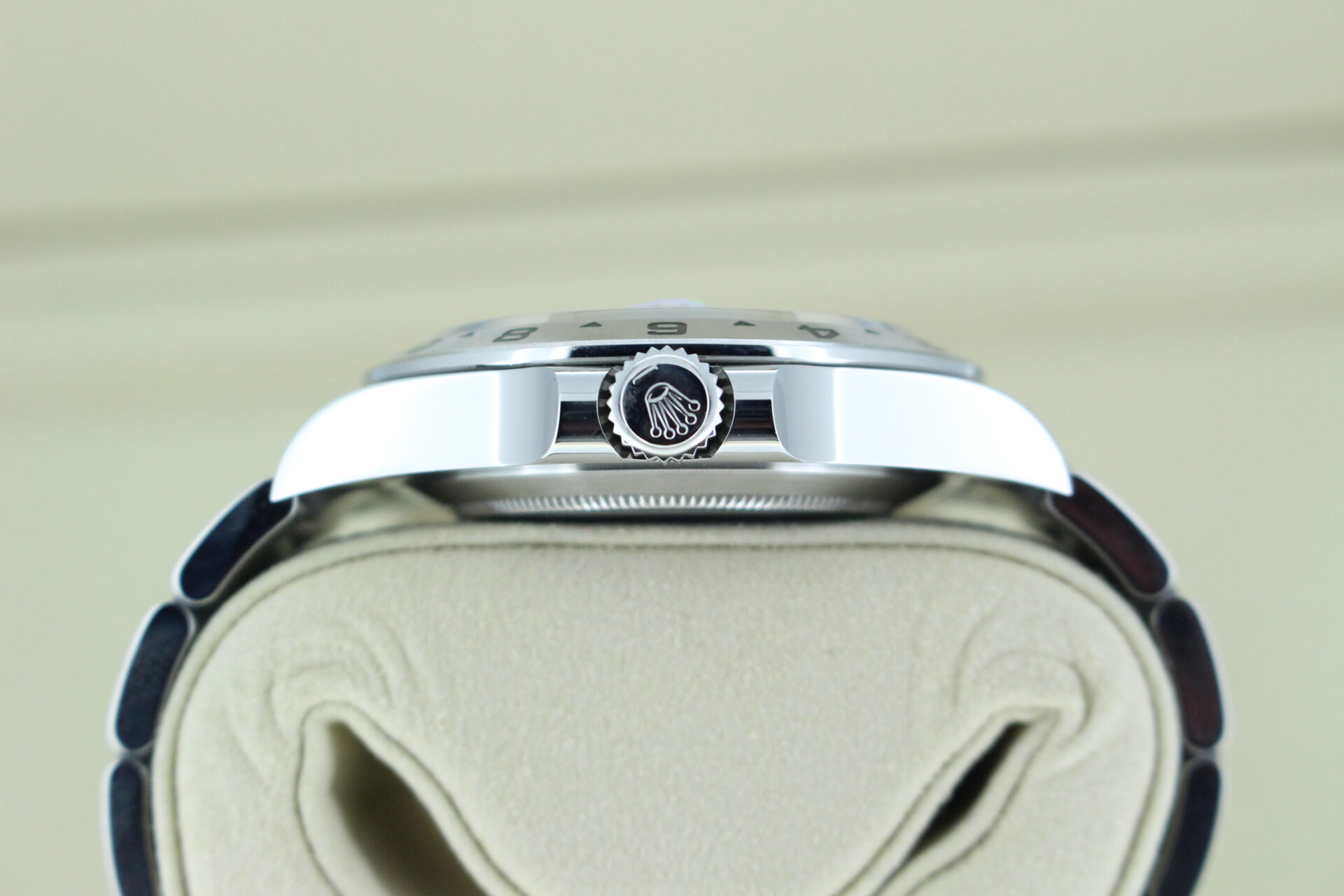 Rolex crown and case sides