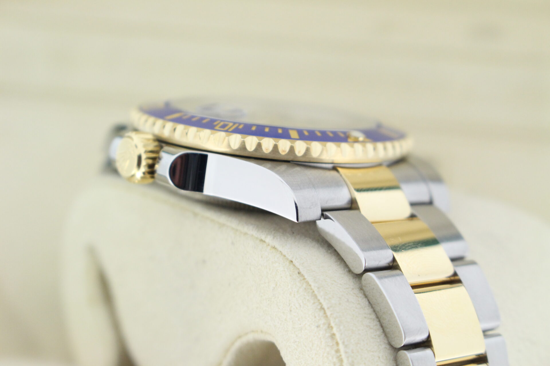 Rolex submariner shoulder