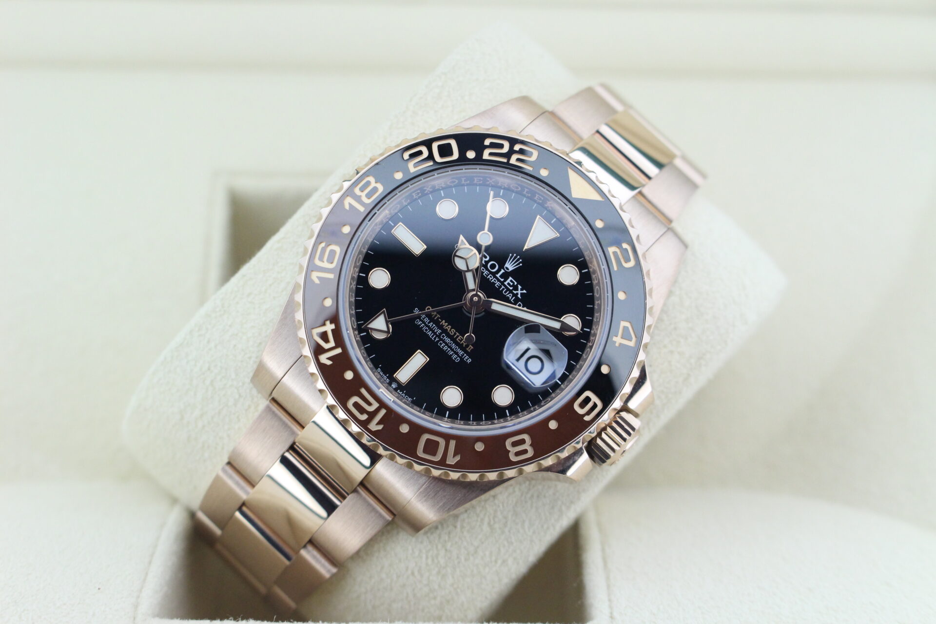 Rolex GMT Master II Full Everose Rootbeer 126715CHNR tilted