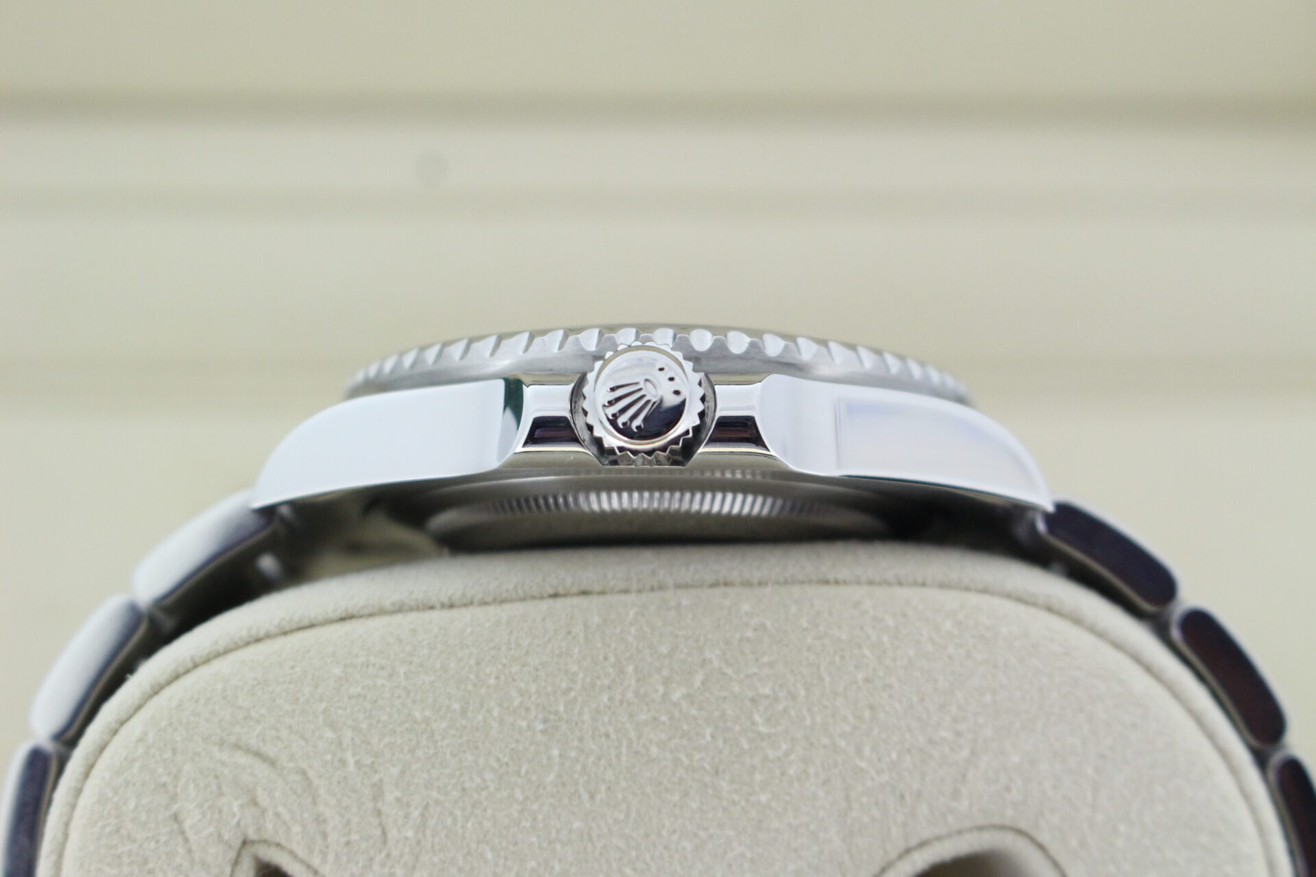 Rolex GMT Master II Black 116710LN crown