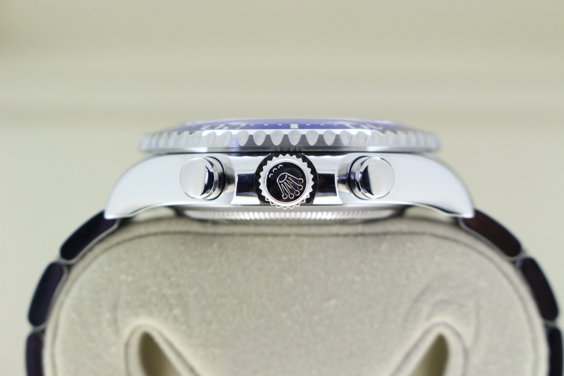 Rolex Yacht-master II 126680 crown