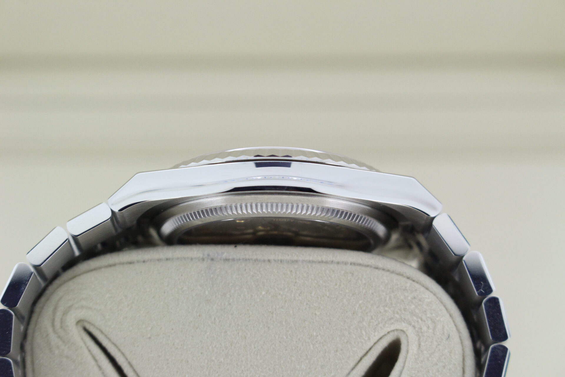 Rolex Land Dweller 40 127334 case