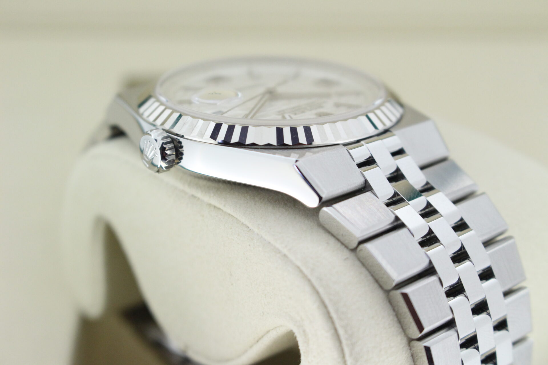 Rolex Land Dweller 40 127334 angle of crown
