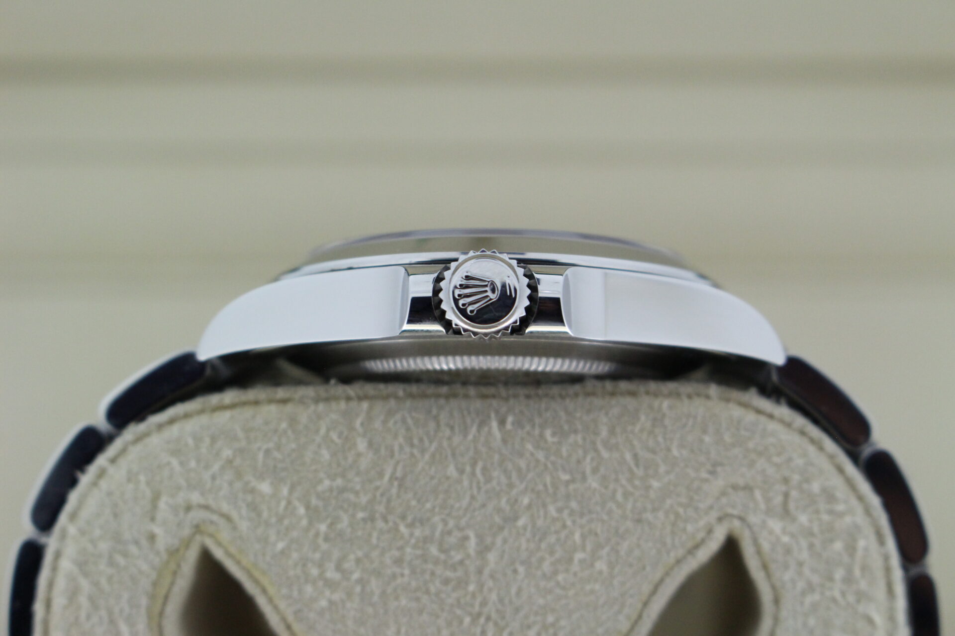 Rolex Air King 126900 crown