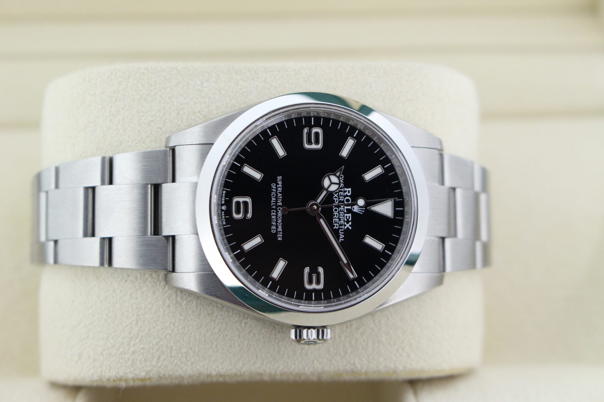 Rolex Explorer I 36mm 124270 on it's side