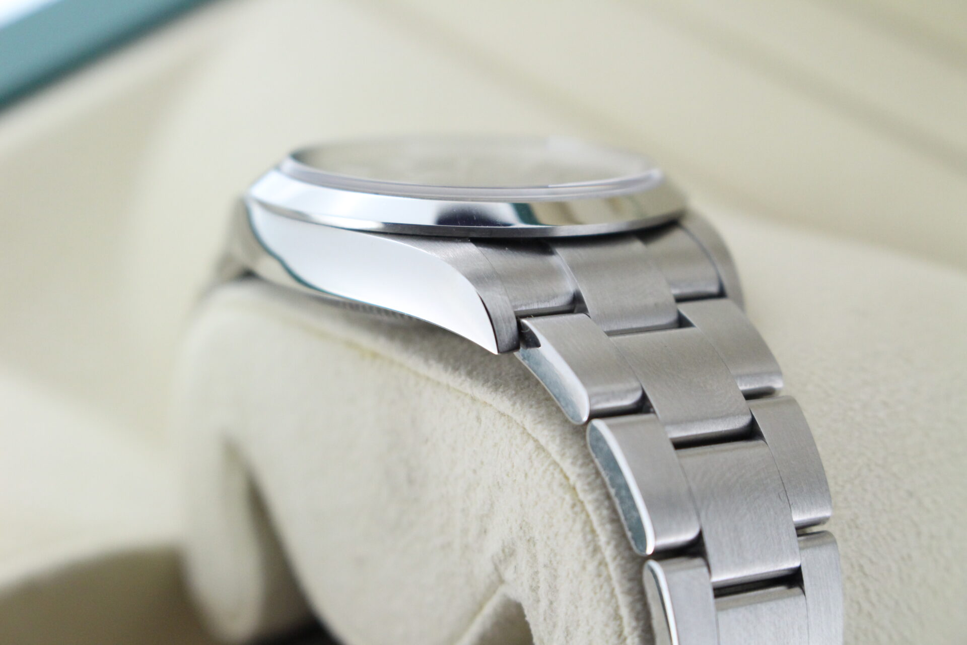 Rolex Explorer I 36mm 124270 angle of case