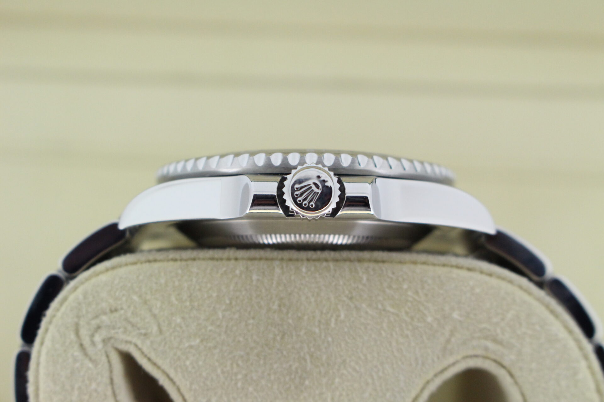 Rolex Submariner No Date 114060 crown