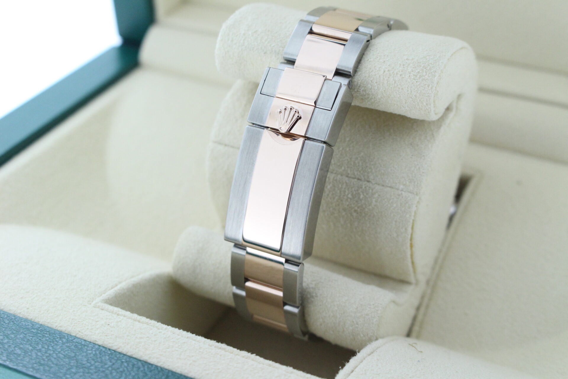 Rolex Yacht-Master 40 126621 Charcoal bi-metal clasp