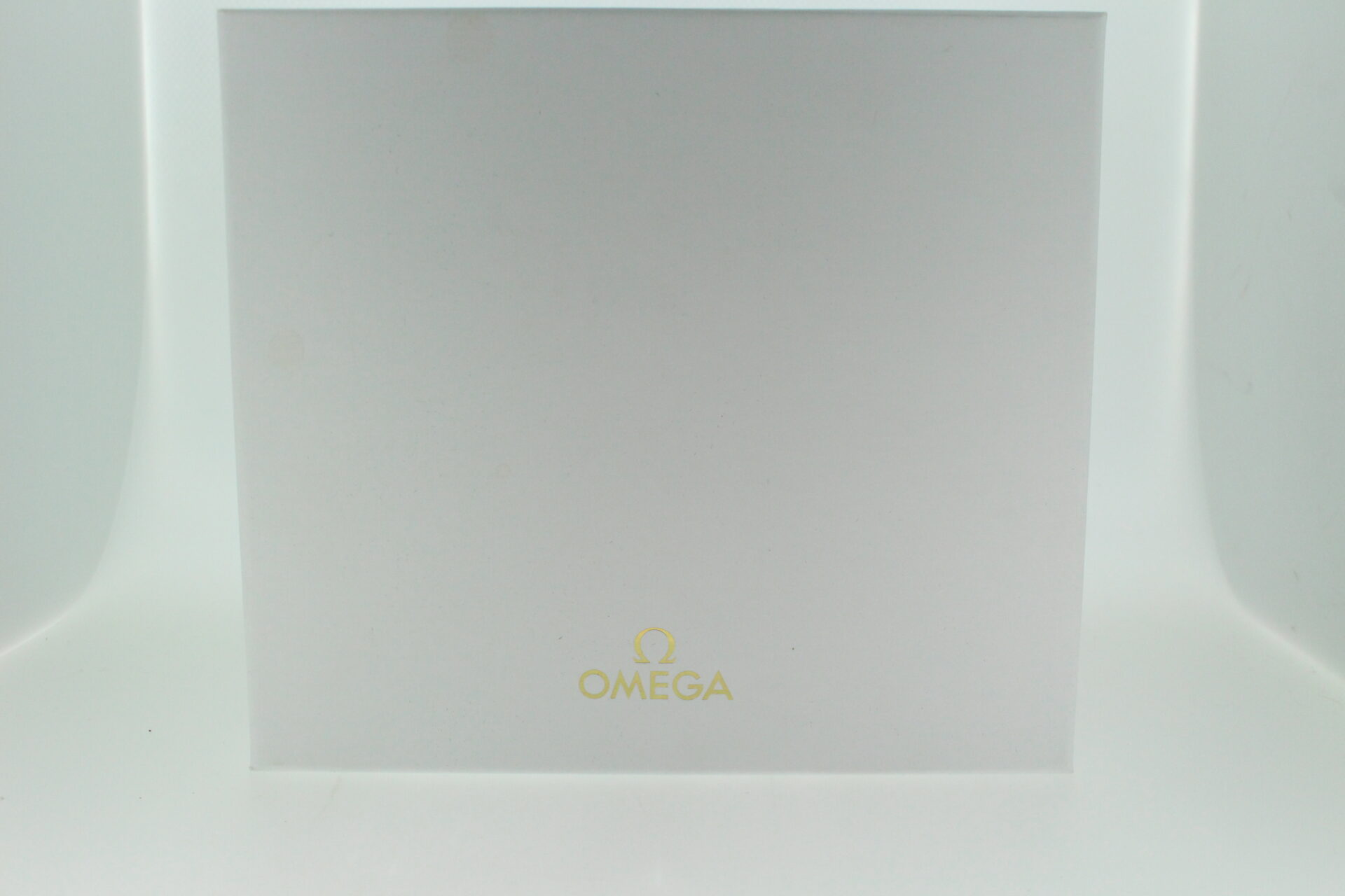 Omega Seamaster Aqua Terra Dark Green 220.10.38.20.10.001 external box