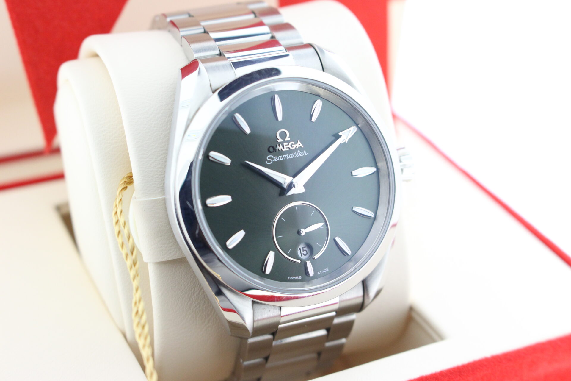 Omega Seamaster Aqua Terra Dark Green 220.10.38.20.10.001 facing towards the right to show the left angle